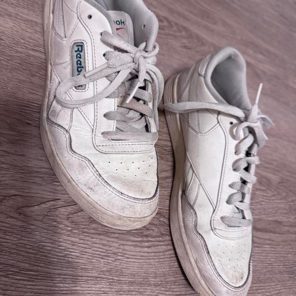 Reebok Women's White Sneakers size 8